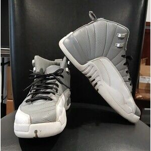 Air Jordan 12. GS Stealth. Gray/White. 153265-015. Boys 7Y. Women 8.5.
